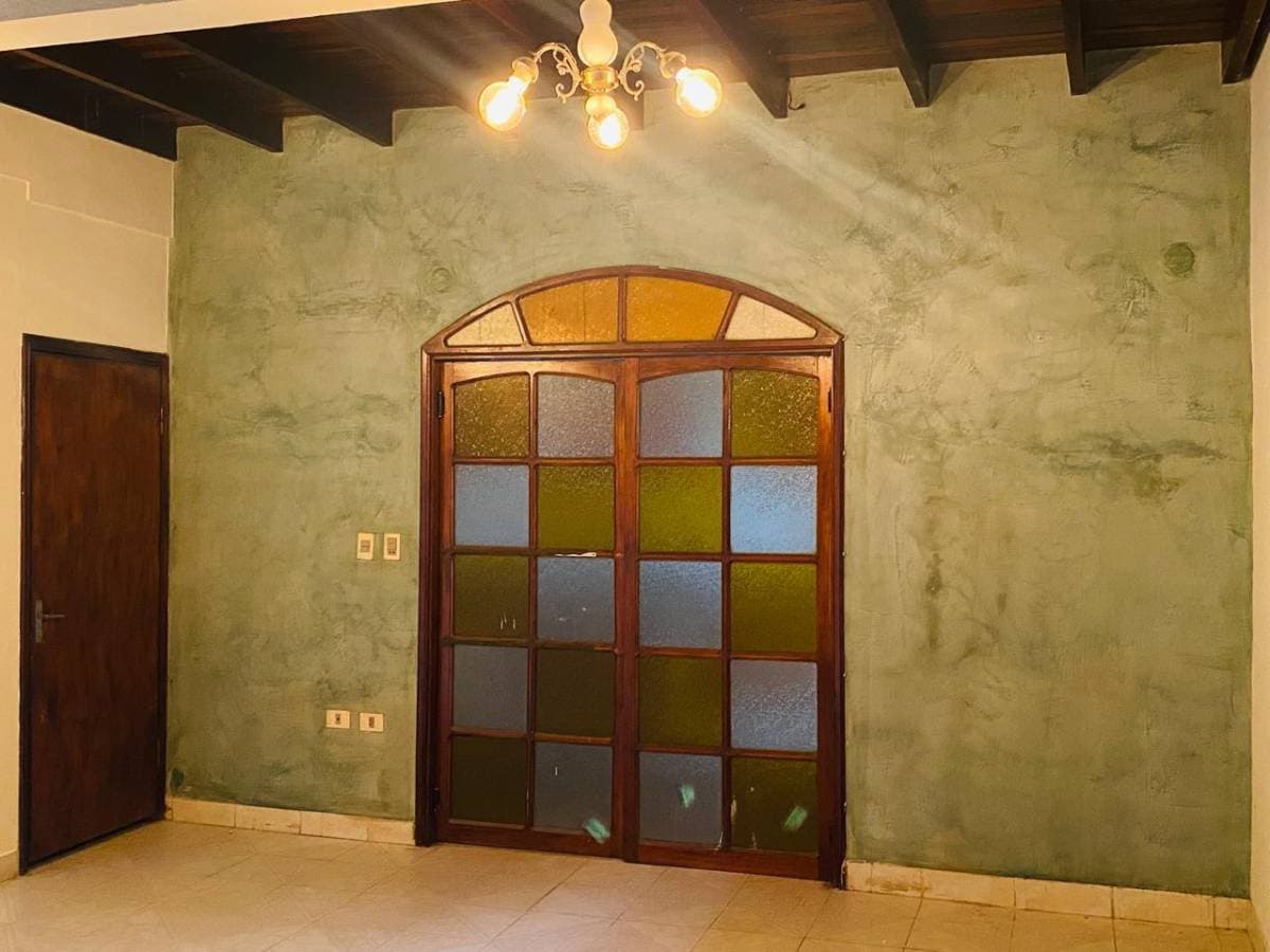 amplia casa en Luque, Barrio Laurelty, foto 4