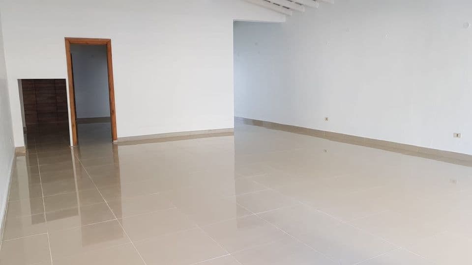 Salón comercial en Asunción sobre avenida perú cod 088, foto 5