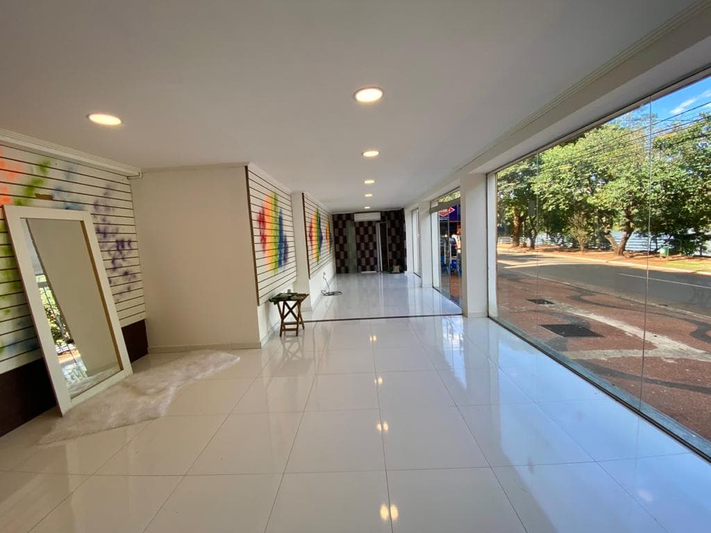 Local comercial sobre la avda del lago, cde!!, foto 1