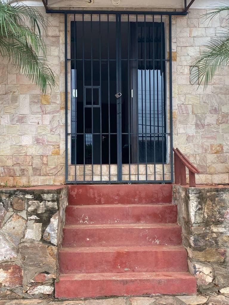 salón comercial de 24 m² en San Lorenzo - barrio Valle Industrial, foto 2