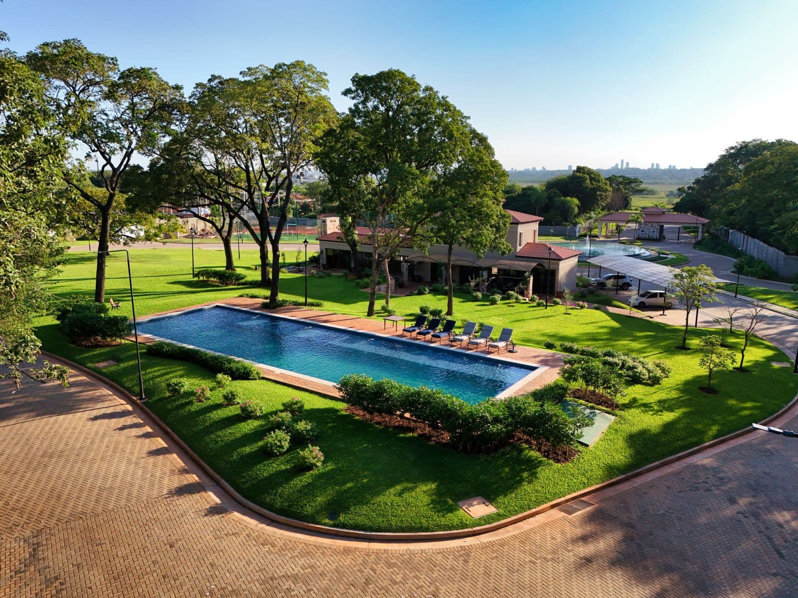 En venta terreno en barrio cerrado izara