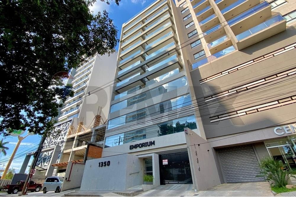 En venta – departamento en edificio emporium, foto 1