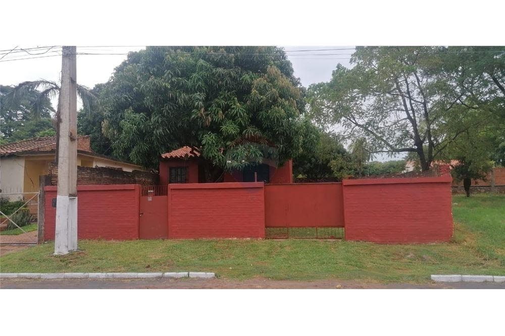 Vendo terreno con construccion en Villa Elisa zona mazei