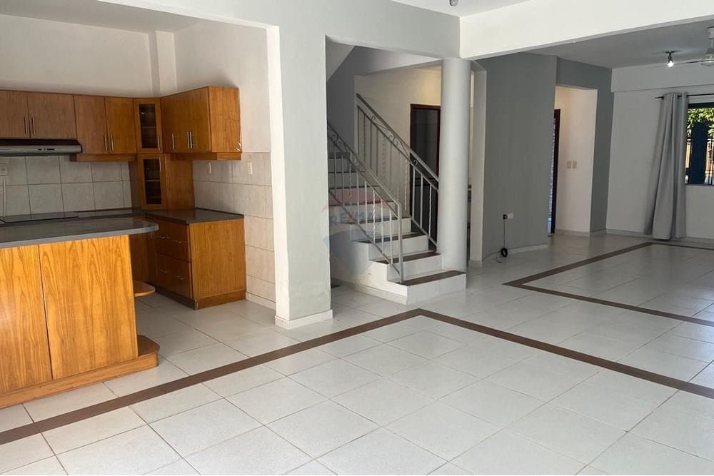 Casa semi amoblada barrio Herrera asuncion, foto 4