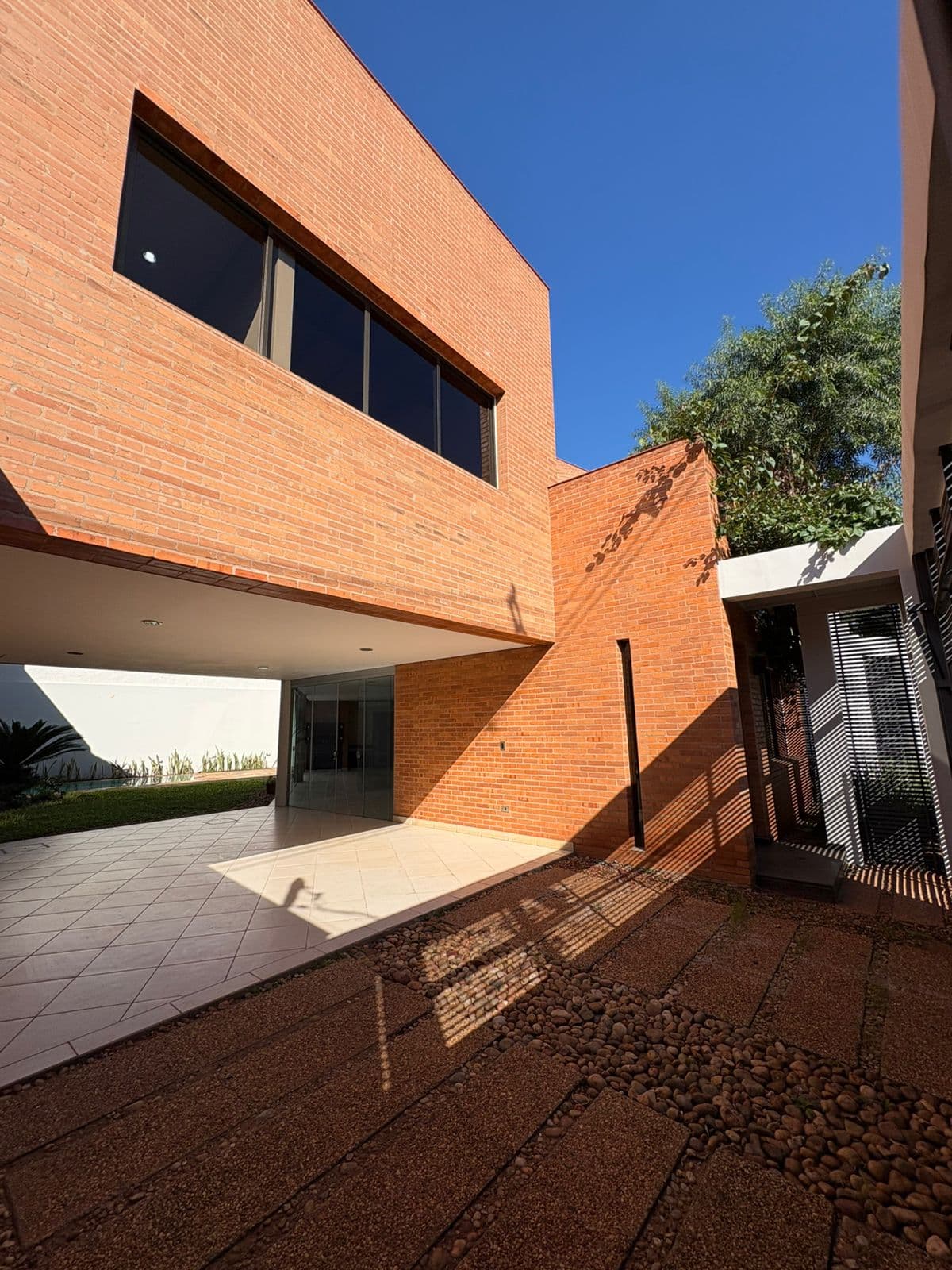 En Alquiler Hermosa A hermosa casa Zona Colegio del Sol. Barrio Villa Aurelia, foto 2