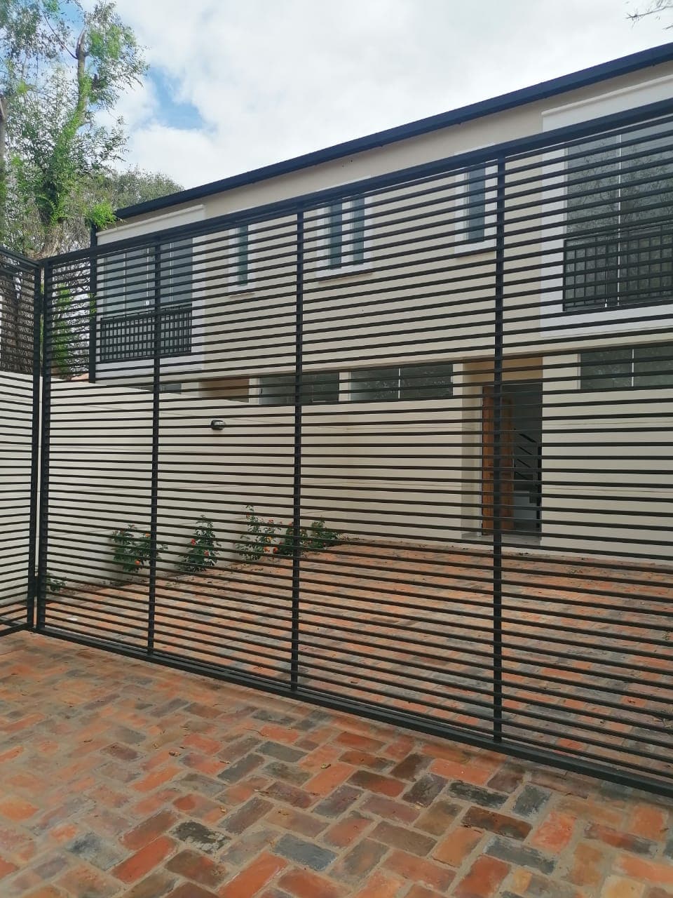 En venta duplex a estrenar en loma merlo, detras de rakiura