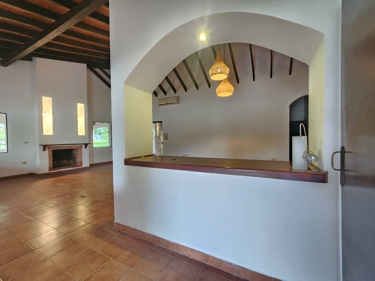 Casa en una sola planta en surubi´i – zona club centenario, foto 4