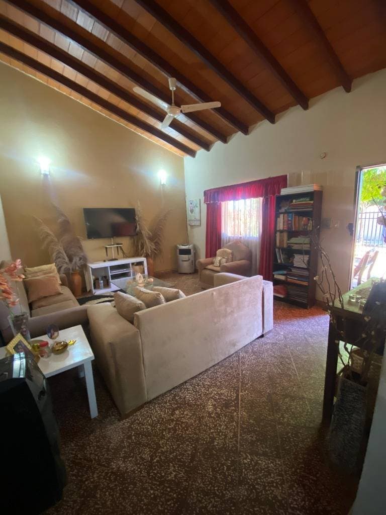 Oportunidad De Alquiler | Casa Familiar Con Patio Y Quincho, foto 4
