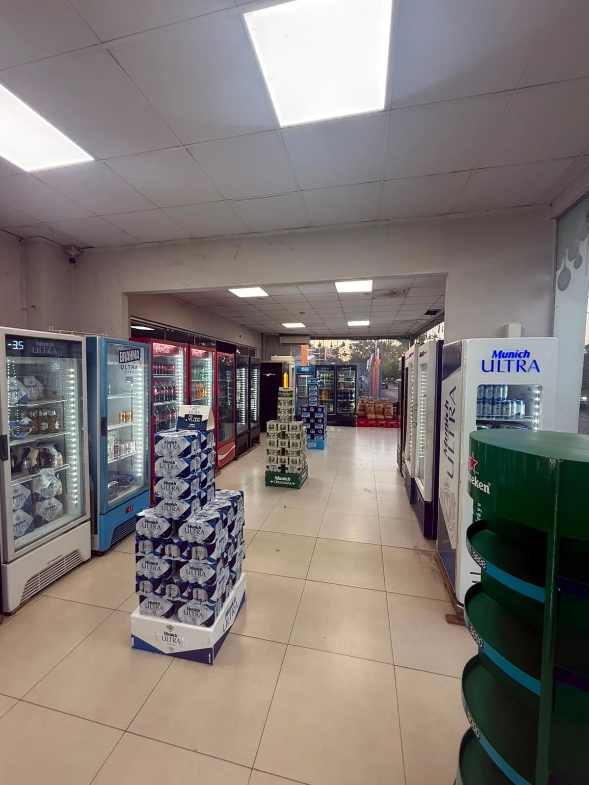 Local comercial con ubicación estrategica, foto 3