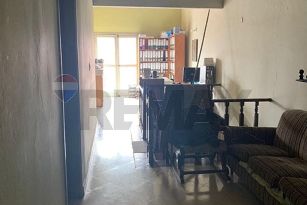 Casa en esquina con departamento independiente en sajonia, foto 5