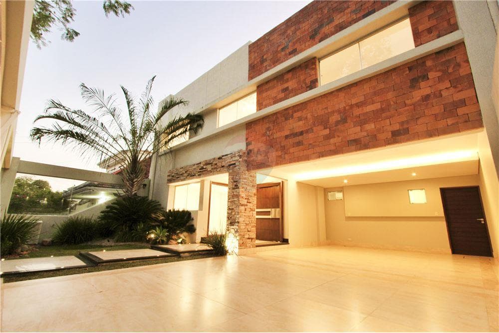En venta Lujosa Residencia en Barrio Santo Domingo