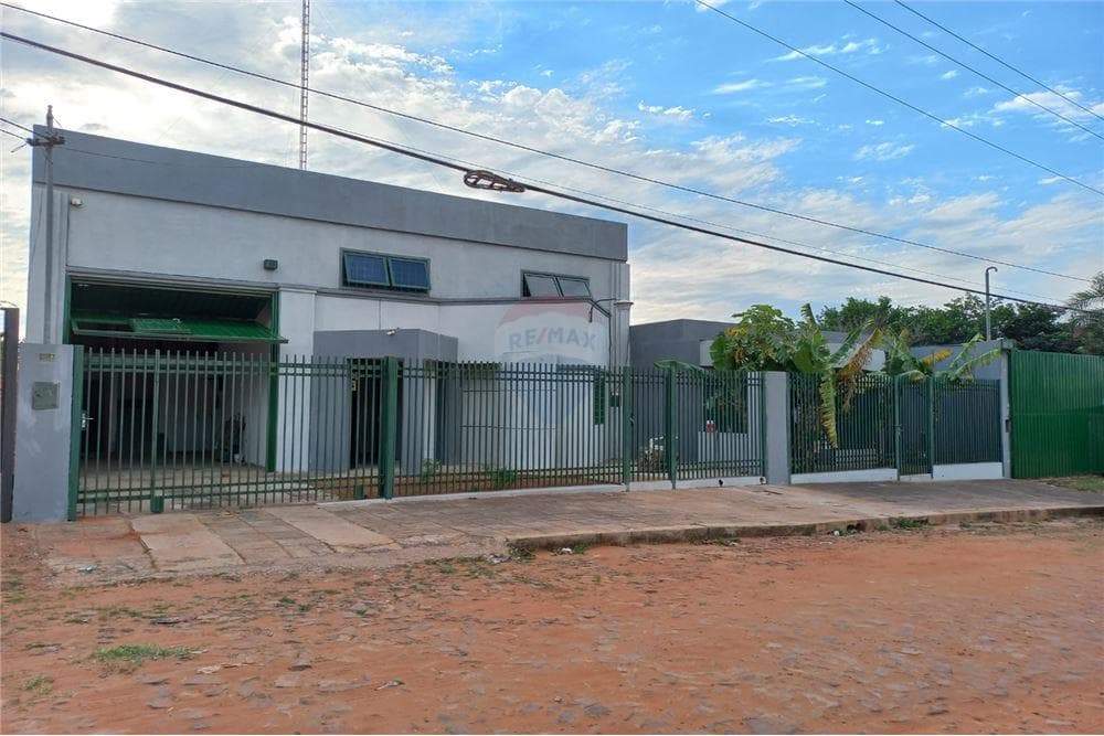 Se vende amplio deposito en Villa Elisa, foto 1
