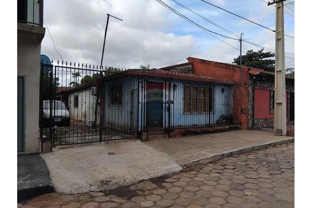 Terreno con Casa a DEMOLER en Bo San Cayetano Asunción
