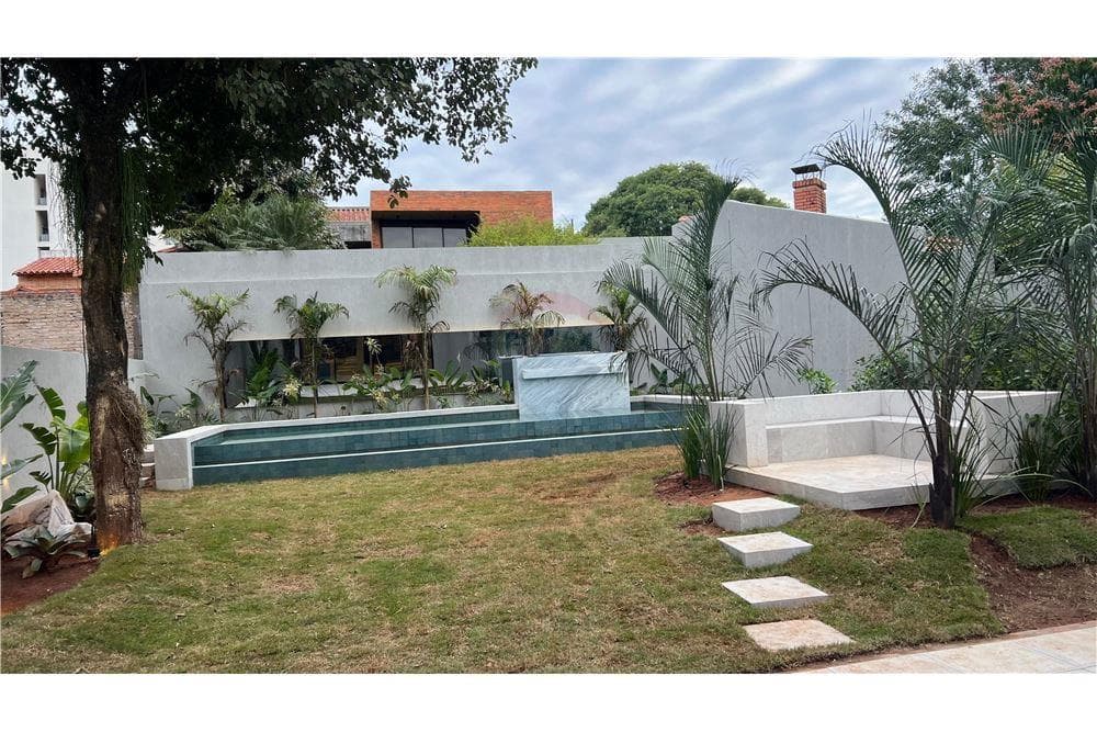 Vendo casa en Asunción barrio mcal. Estigarribia
