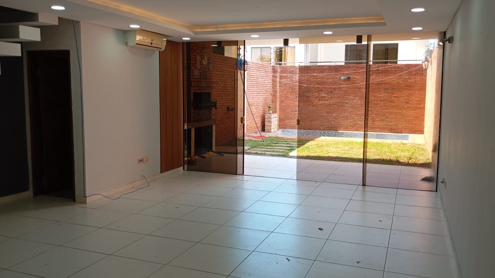 Exclusiva Residencia en Alquiler: 4 Dormitorios, 4 Baños, 2 Garages, Piscina y Ubicación Premium en Zona Shopping Pinedo, foto 5