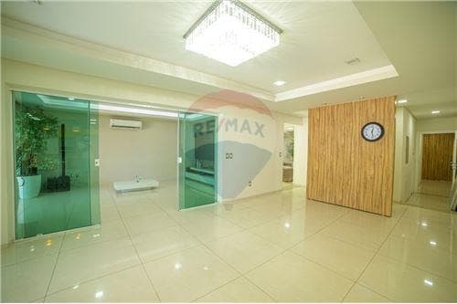 Amplia casa en asucion con cinco habitaciones con piscina!!, foto 4
