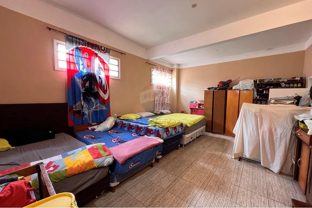 Casa en esquina de 3 pisos en Mariano R.A, foto 4