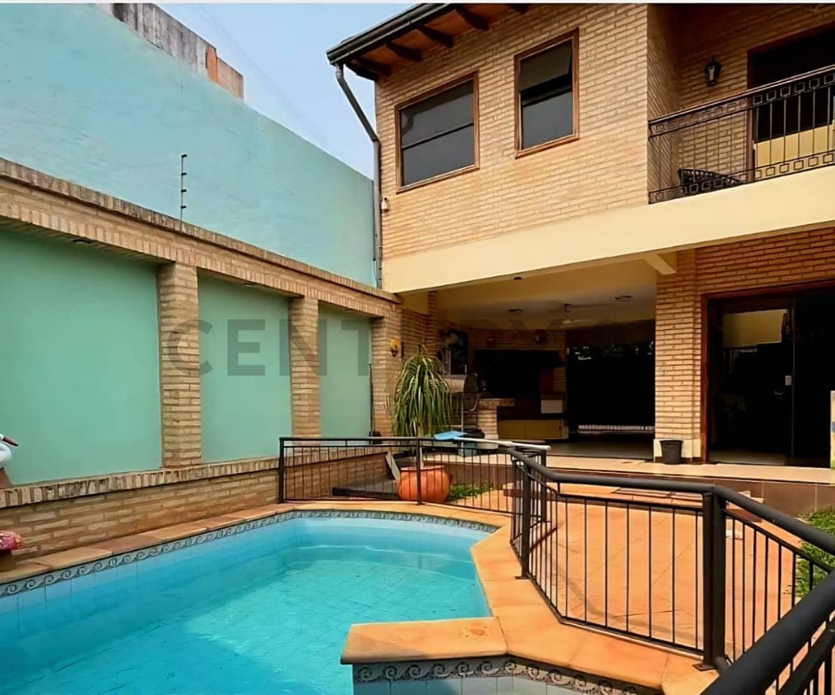 Barrio Las Lomas, vendo casa, a tres cuadras de Casa Rica