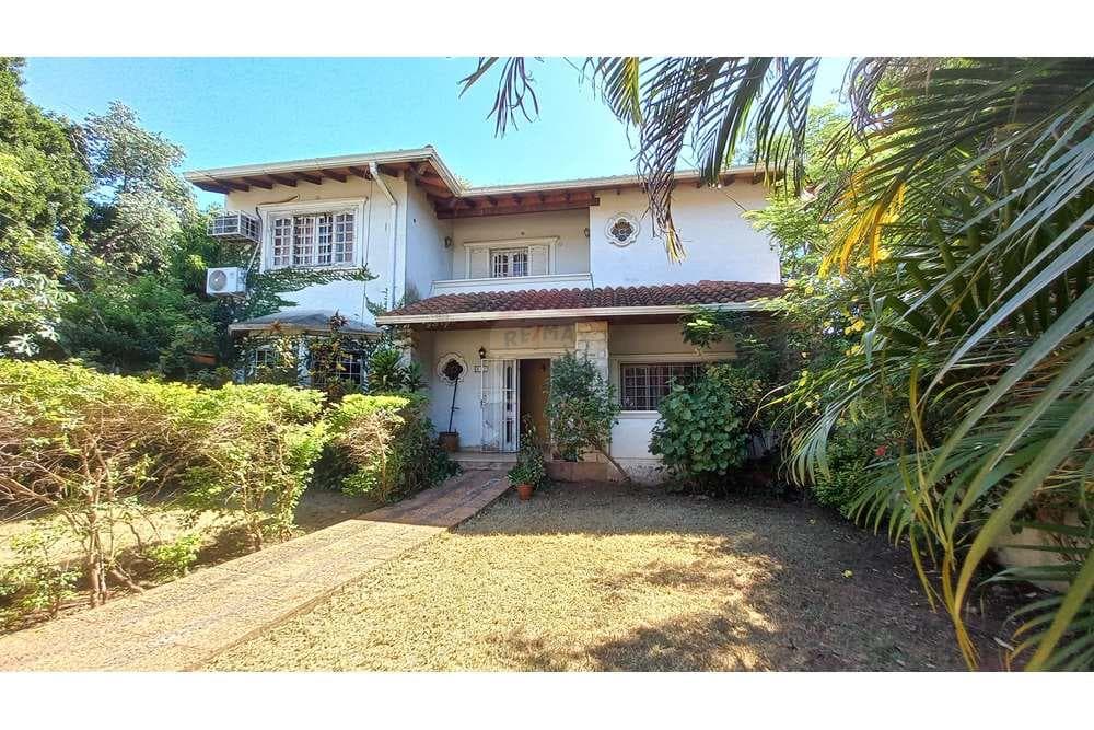 Residencia de dos plantas en la victoria - lambare