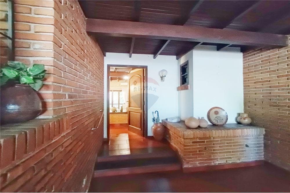 hermosa casa en Barrio Jara, foto 2