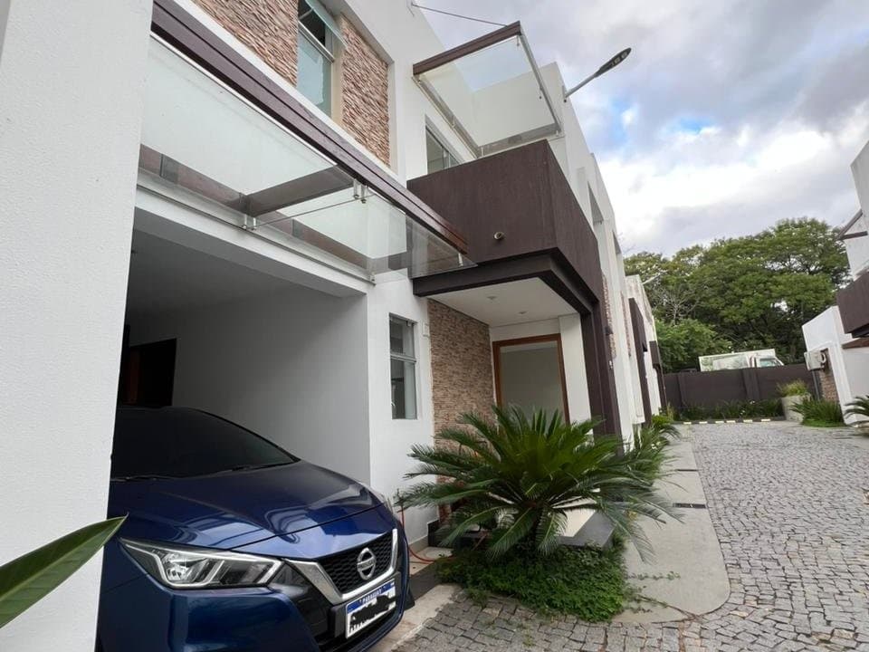 Alquilo casa en condominio en barrio ita enramada