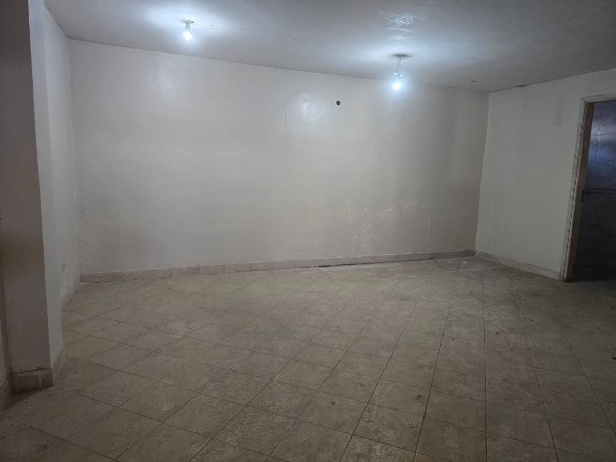 En Alquiler Amplio Local Comercial en Asunción — foto 5