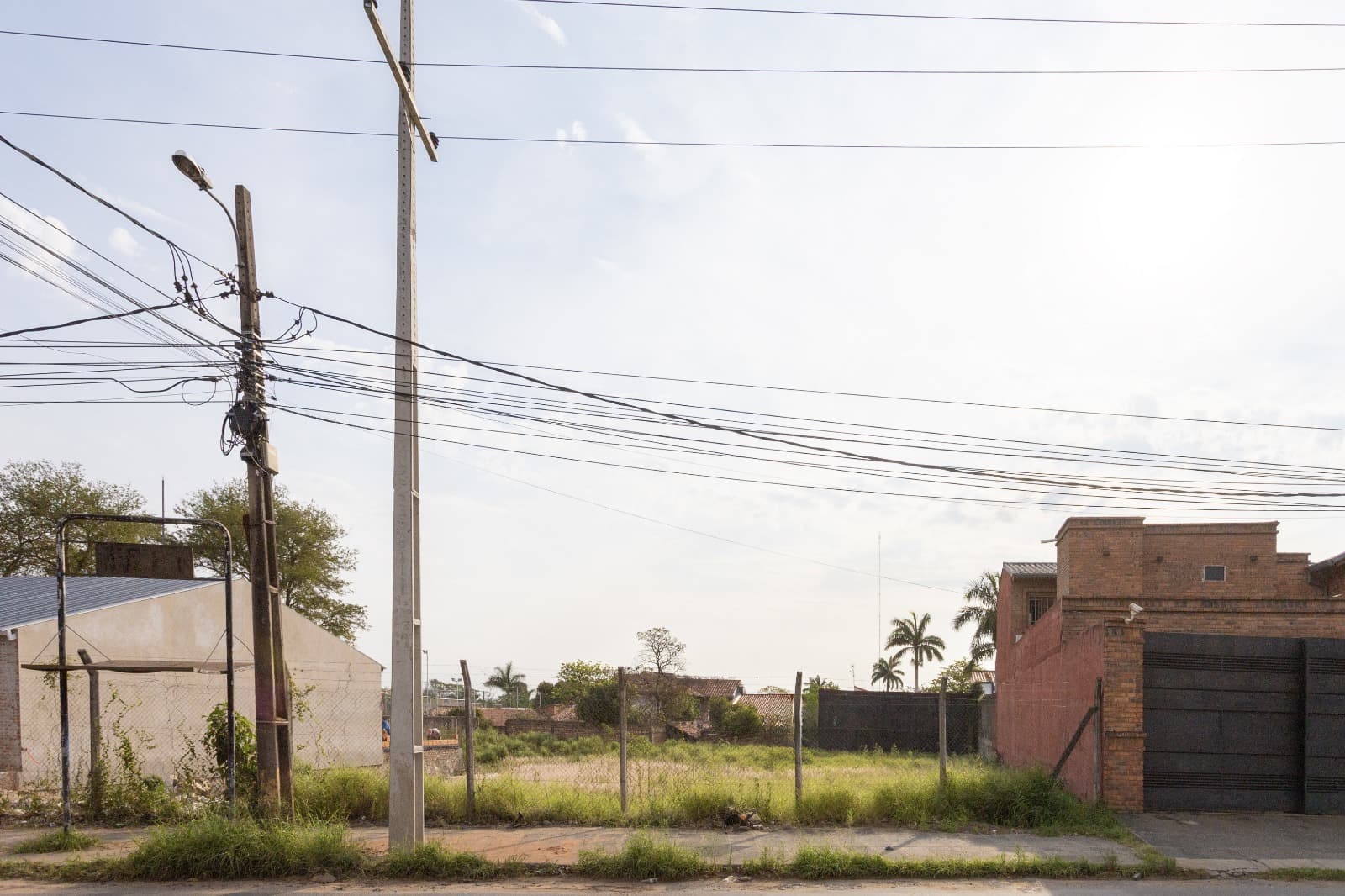 En venta amplio terreno zona universidad catolica de Asunción, foto 2