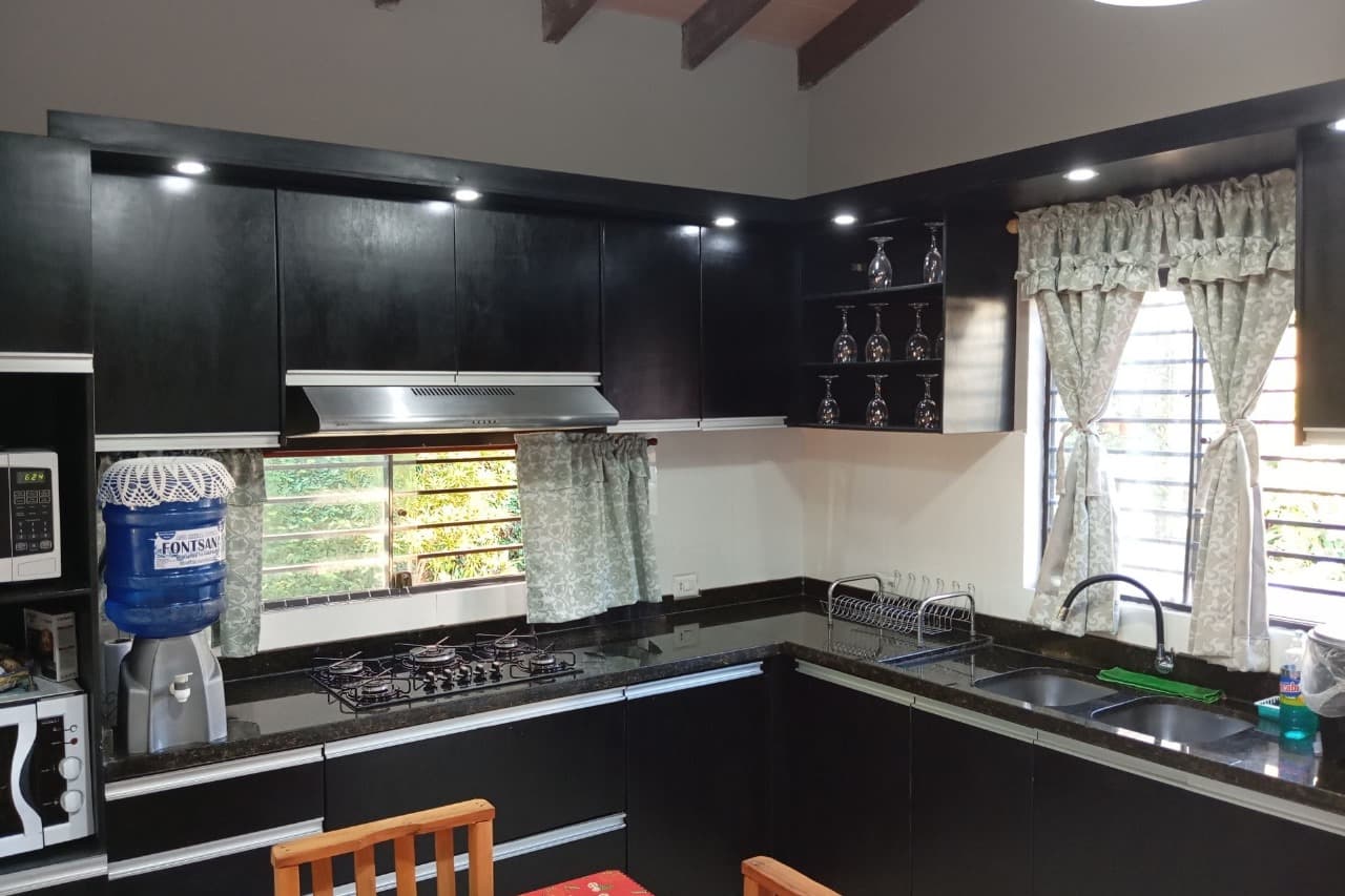 Amplia casa en venta, foto 3