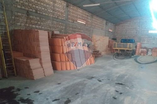 Depósito comercial en San Lorenzo, foto 2