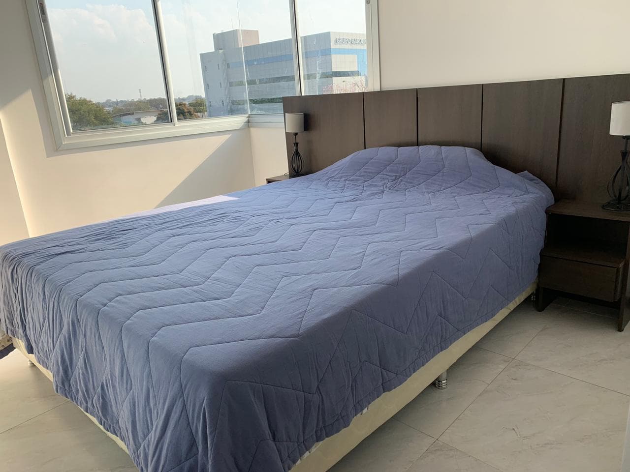 departamento amoblado de 2 dormitorios zona Los Laureles. COD: LG — foto 3