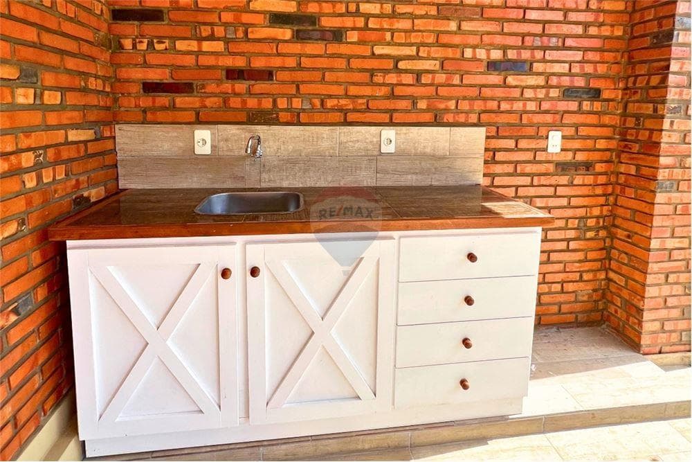 Chalet con arrollo en Piribebuy — foto 5
