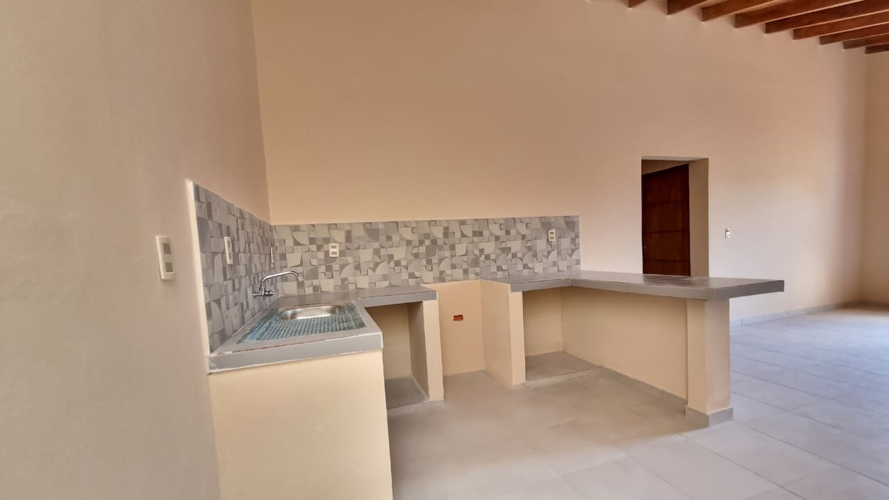 Hermoso chalet a estrenar en Villa Elisa - barrio centro — foto 4