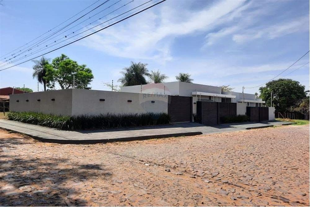 Vendo casa en Villa Elisa con piscina