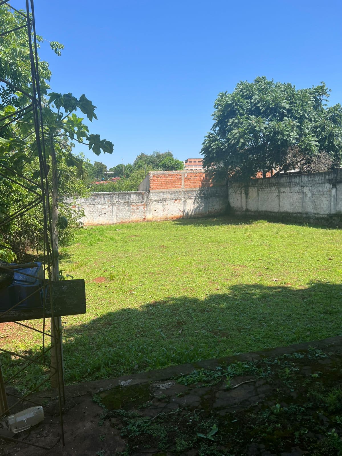 Venta de terreno con casa