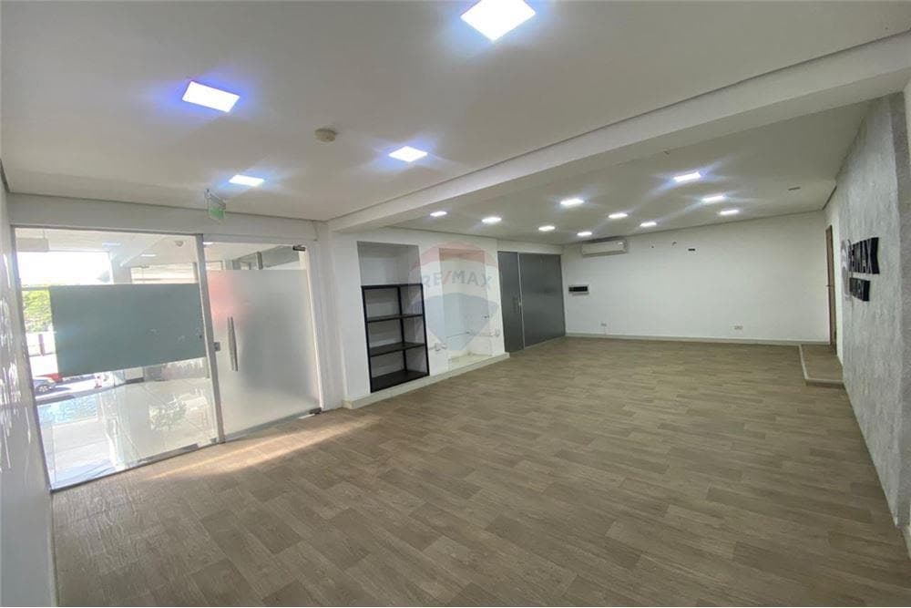 Local comercial en patio garay Villa Morra — foto 4
