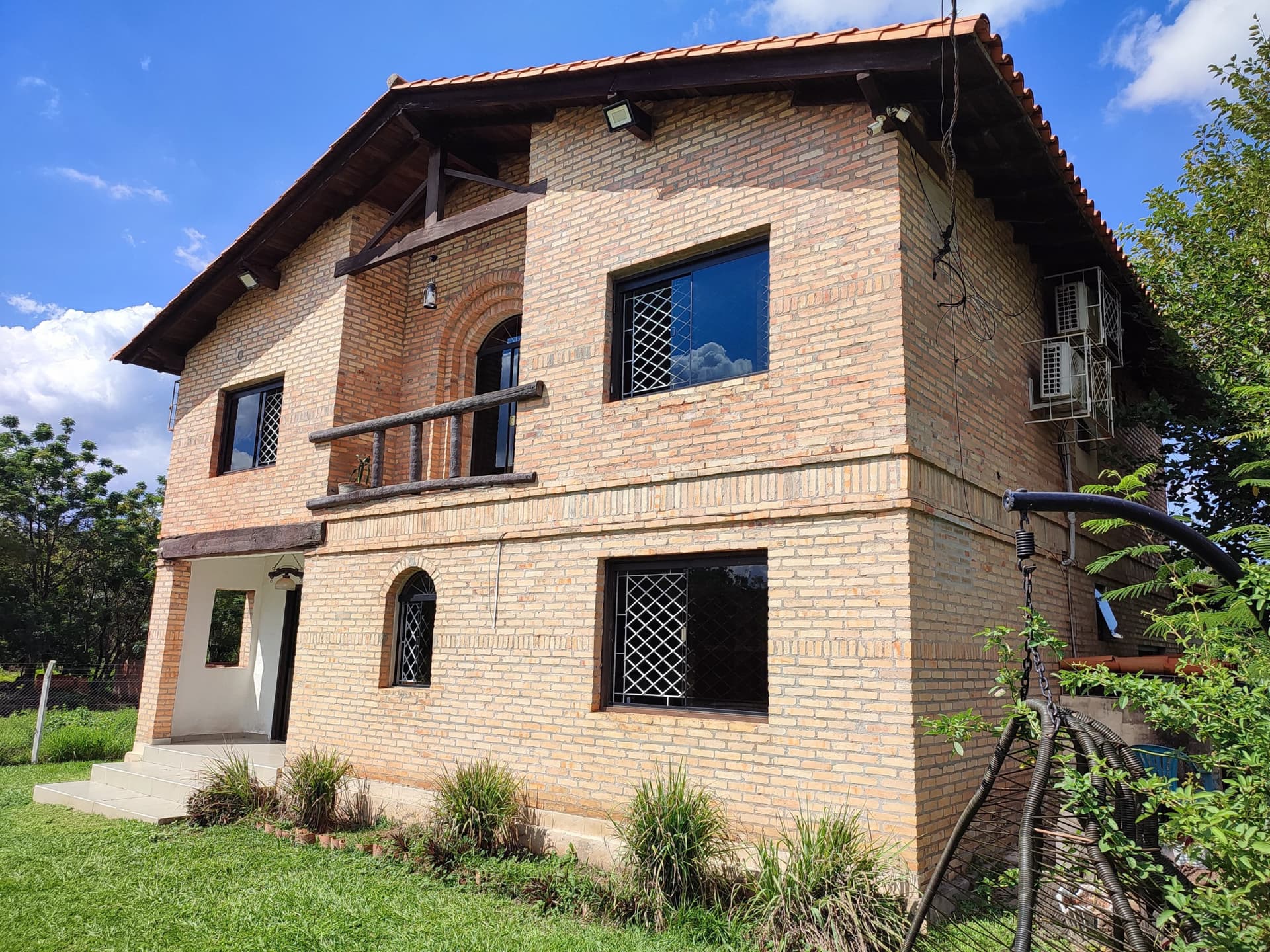 Vendo casa con piscina en Luque