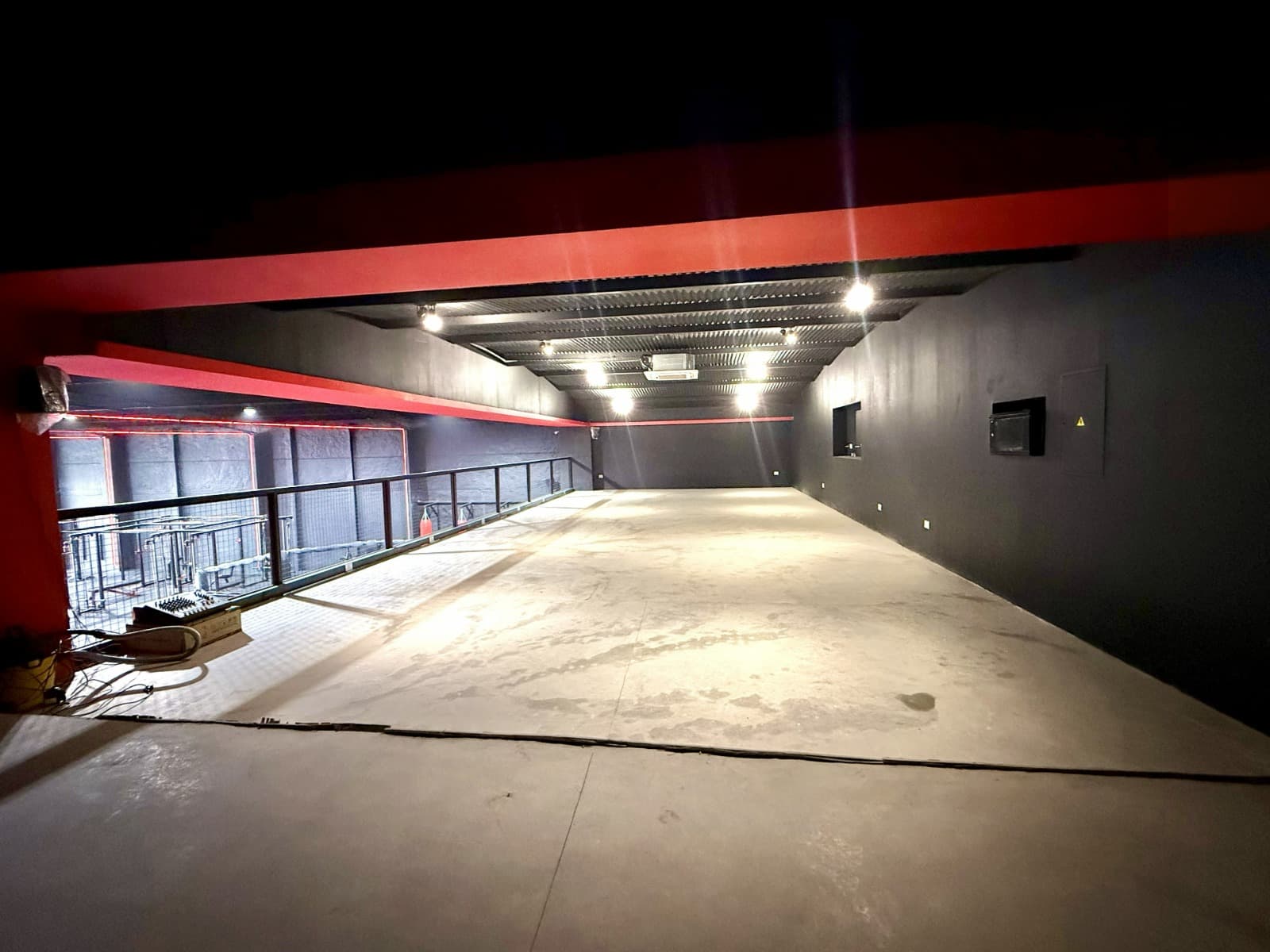 Oportunidad de negocio e! Local comercial de 106 mts². Frente al multiplaza, foto 3