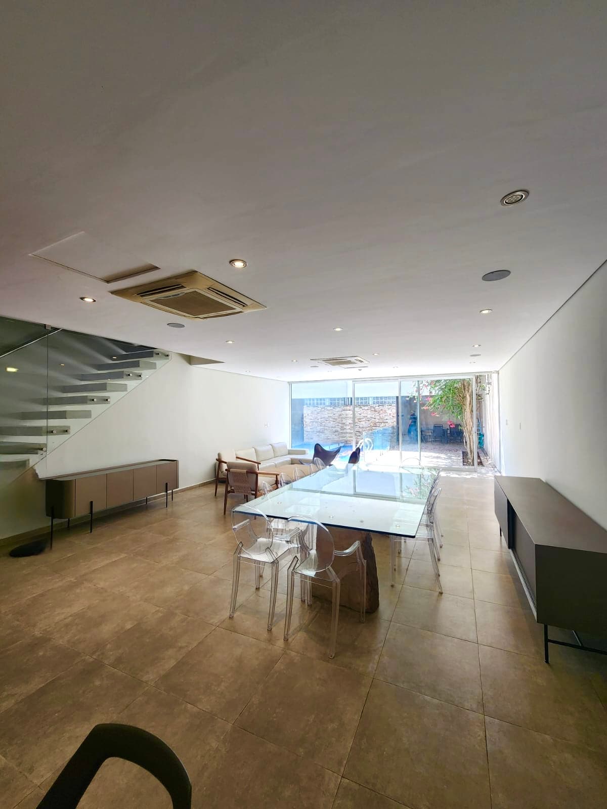 En alquiler hermoso triplex amueblado minimalista domotica zona Carmelitas, foto 1