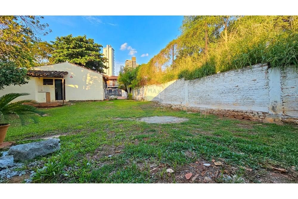 Terreno en barrio mburucuya