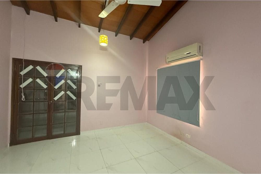 Casa con ubicacion estrategica con estacionamiento, foto 5