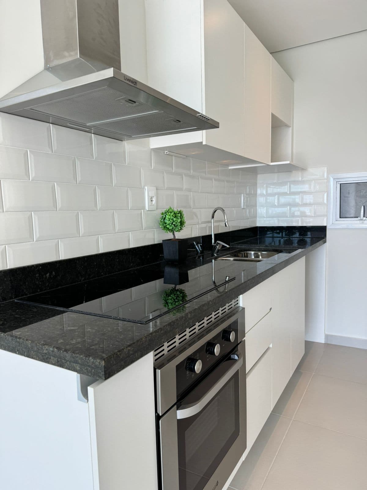 En venta departamento a estrenar 2 habitaciones, zona Villa Morra, foto 3