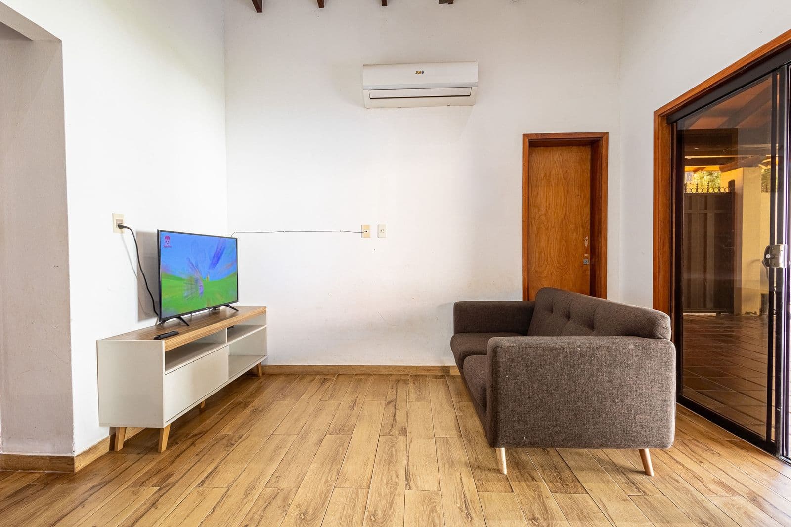 En venta casa con salón comercial en esquina en Fernando de la Mora z/ Norte, foto 4