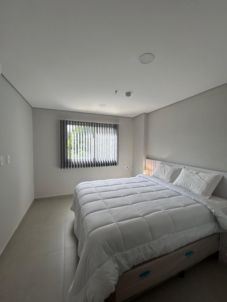 En alquiler departamento amoblado 2 dormitorio en Los Laureles - Asunción — foto 4
