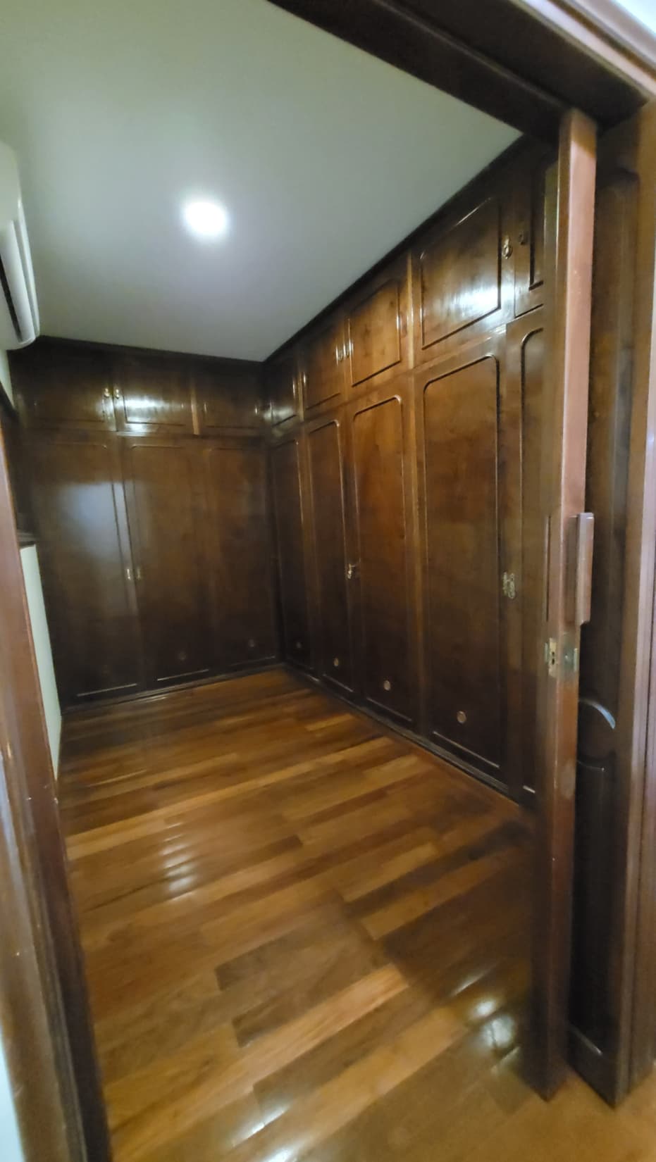 – casa amplia y elegante en barrio mburicao, foto 4