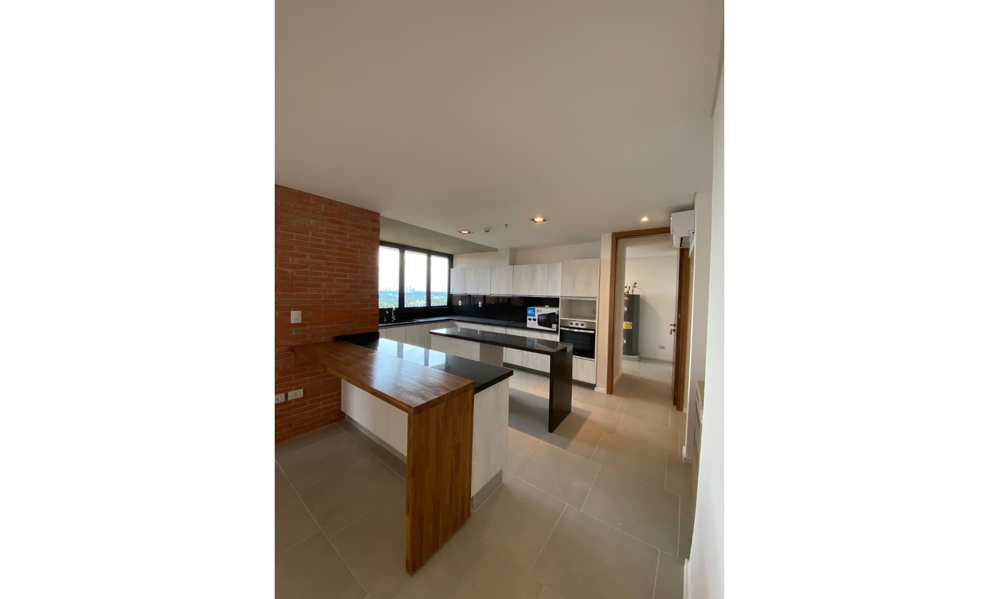 En Venta - Amplio departamento en condominio, foto 2