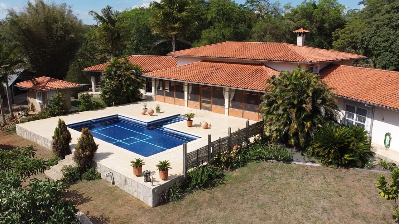Exclusiva residencia entre naturaleza, vistas y confort – Nueva Colombia