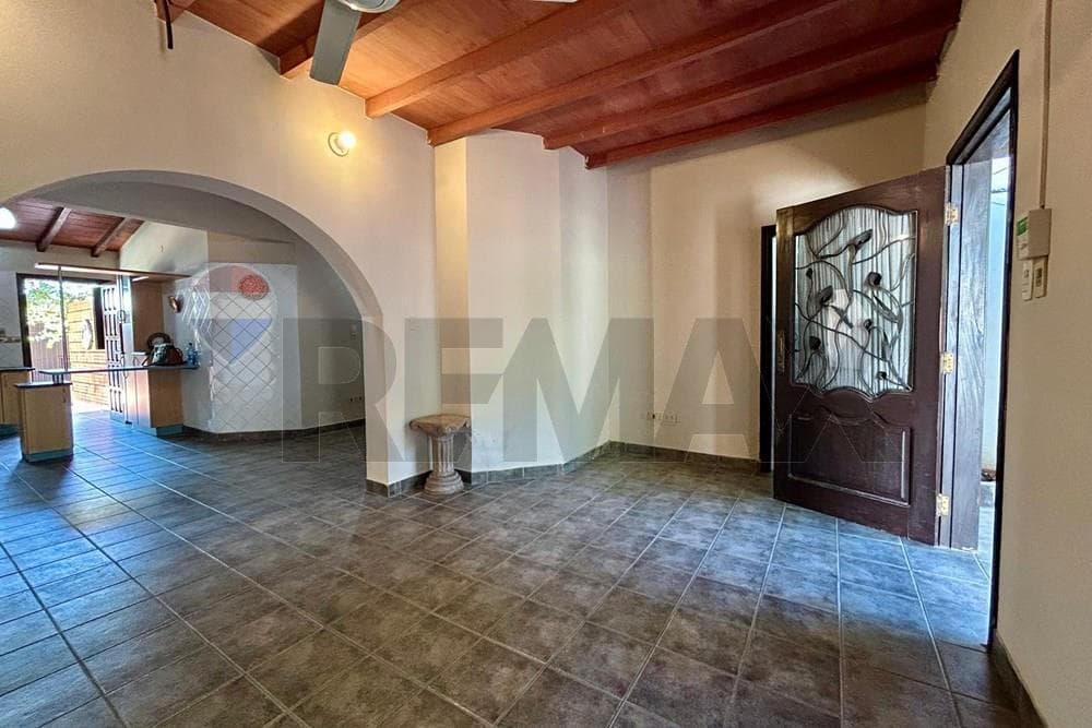 Casa en Fdo de la Mora Zona Sur - B° Leopardi — foto 4