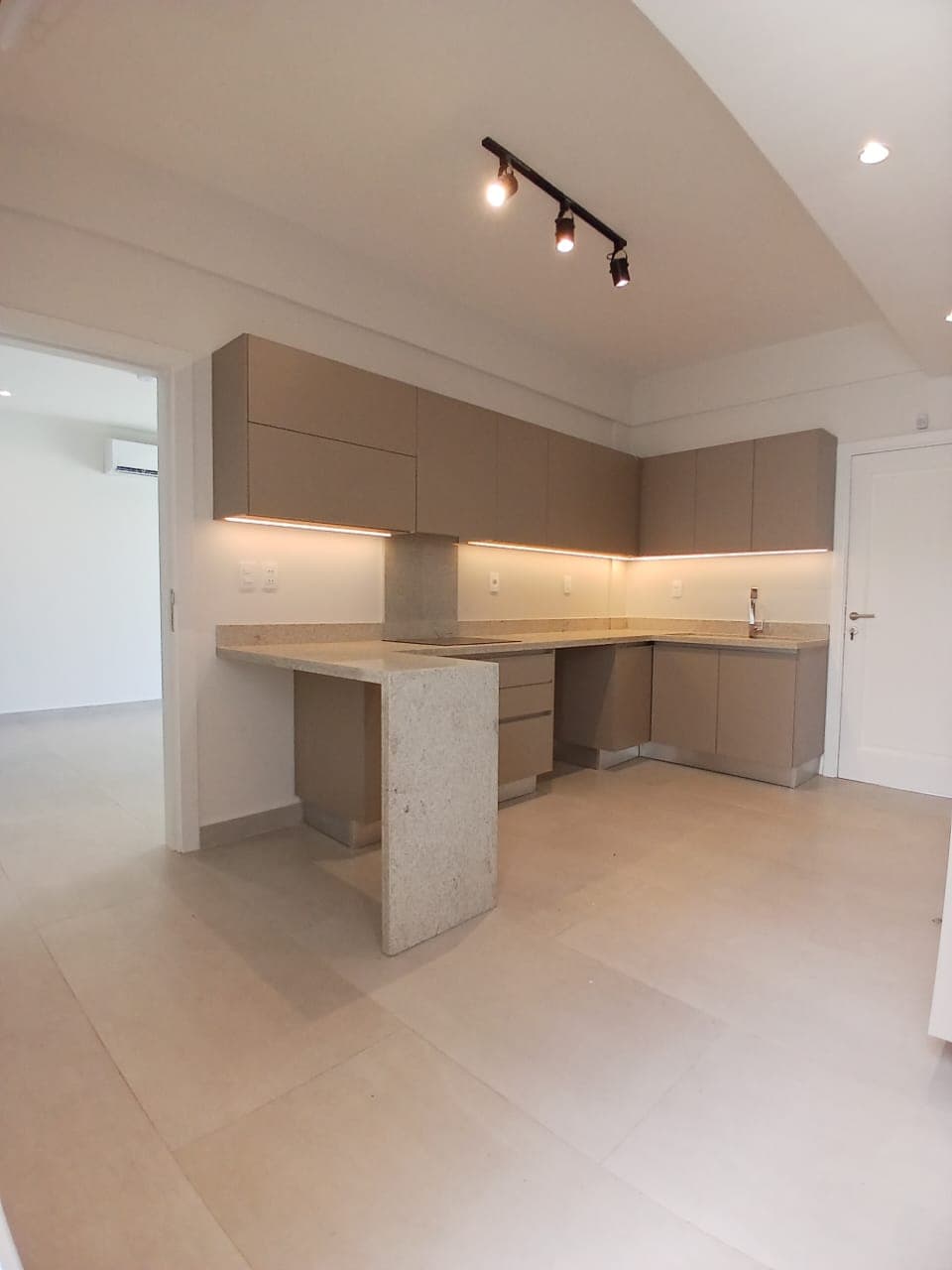 En Venta Casa Zona Ycua Sati, foto 2