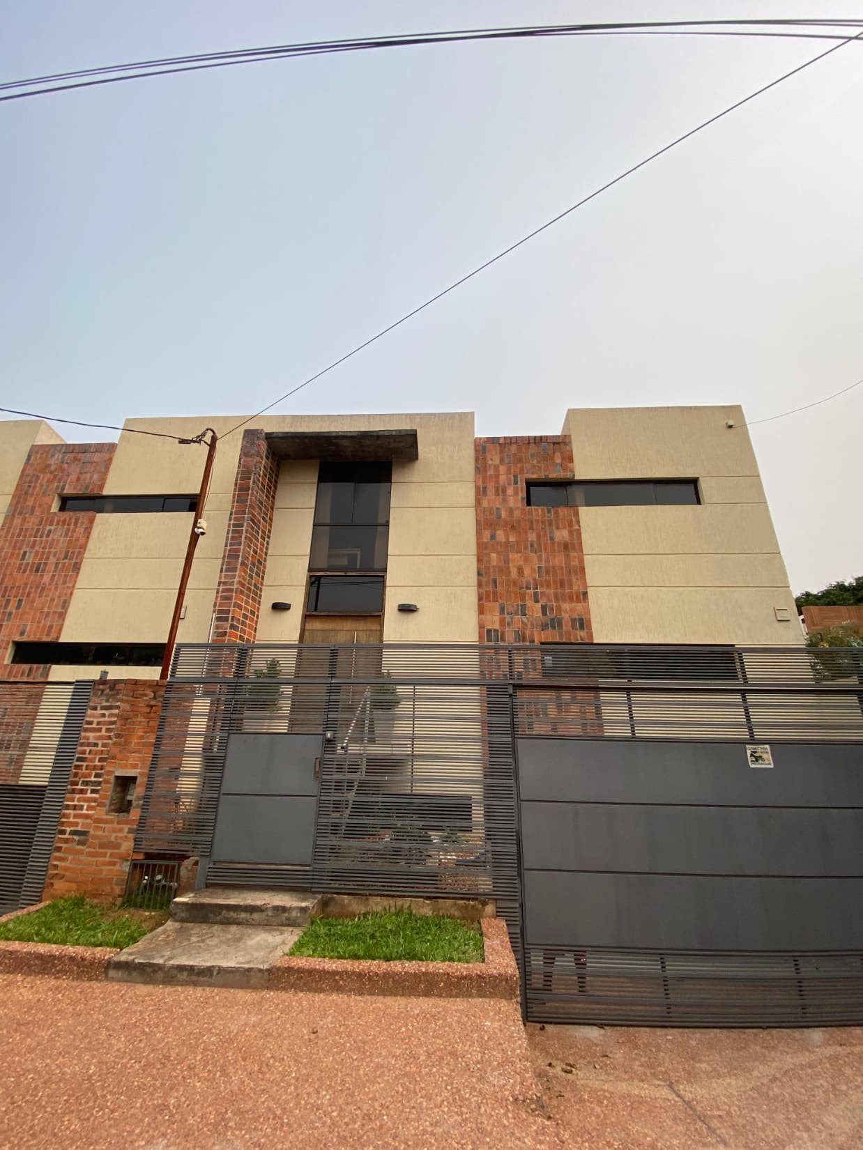 Alquilo triplex en mcal estigarribia zona casa rica 3