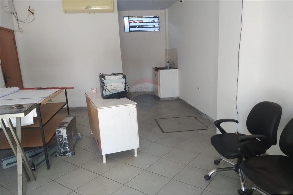 Salon comercial en barrio Herrera, foto 2